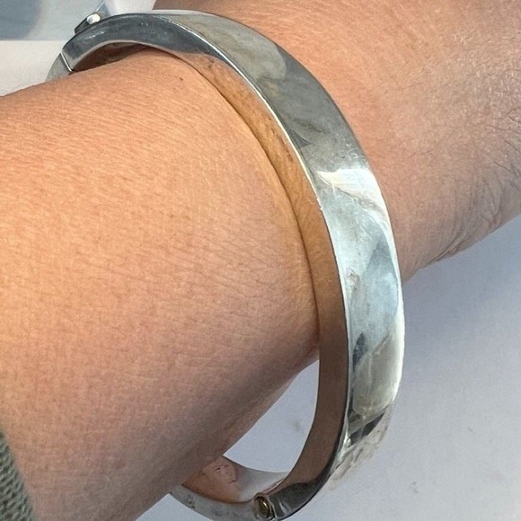 Vintage Modernist Taxco 925 Silver Bracelet Chunky Hinged - Picture 4 of 10